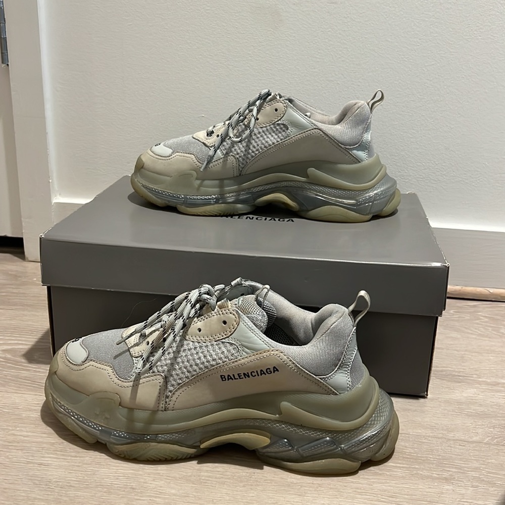 BALENCIAGA TRIPLE S CLEAR SOLE SNEAKER - Picture 6 of 8